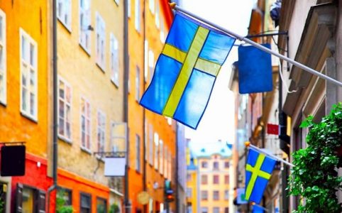Schwedenflagge in einer Stadt
