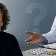 René Gräber hinterfragt, ob Ärzte selbst die Medikamente einnehmen würden, die sie ihren Patienten verschreiben.
